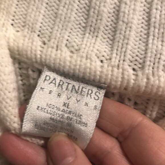 Vintage Partners (Mervyn’s Brand) Sweater- 679 $30 or $25 w/offer - Picture 2 of 3